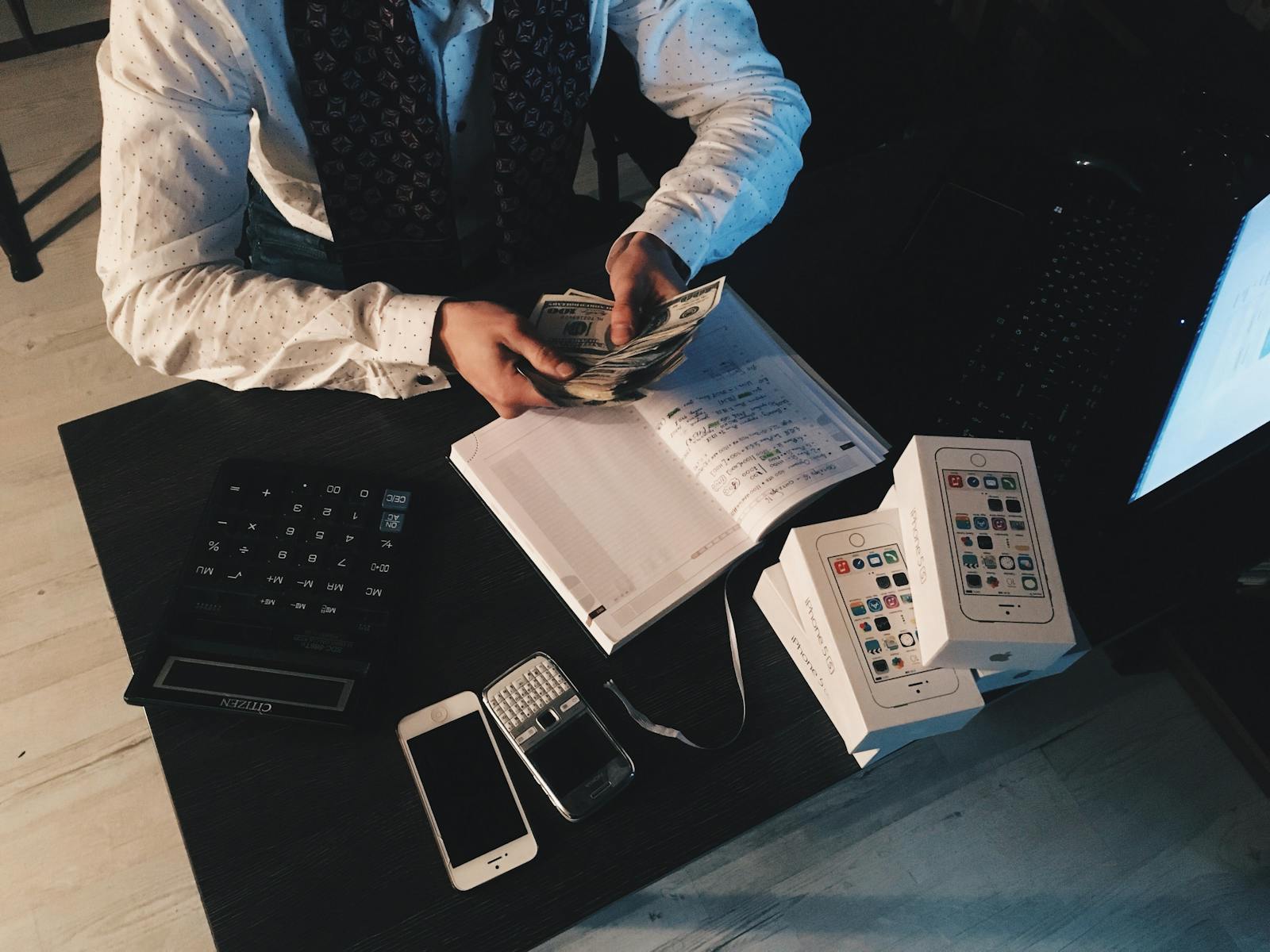 Virtual Assistance 101: Make Money Helping Businesses from Home