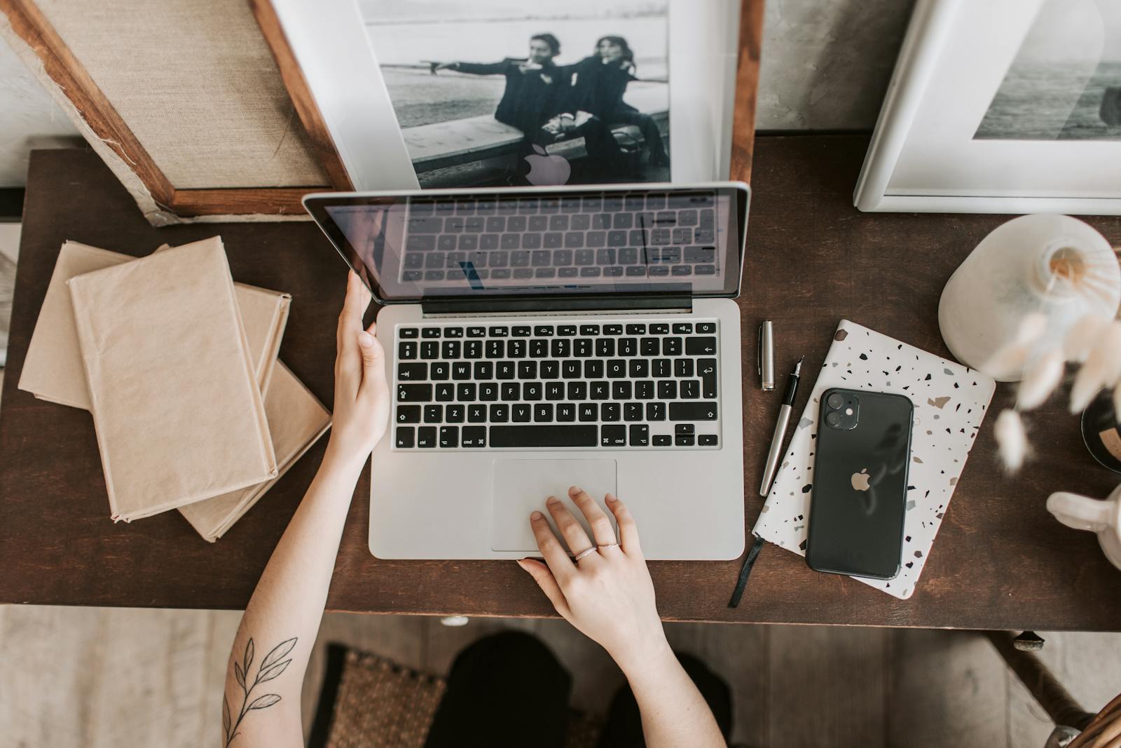 How to Create an Online Course and Make Passive Income
