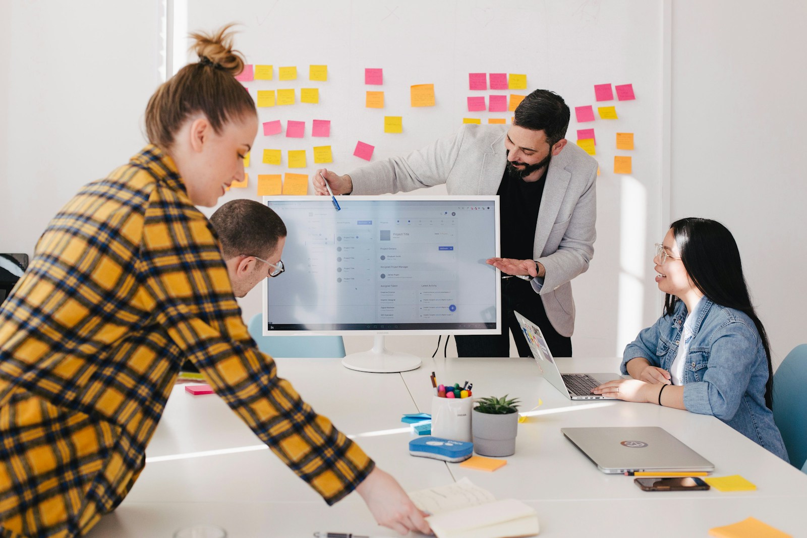 Social Media Influencing 101: Grow and Earn on Your Terms